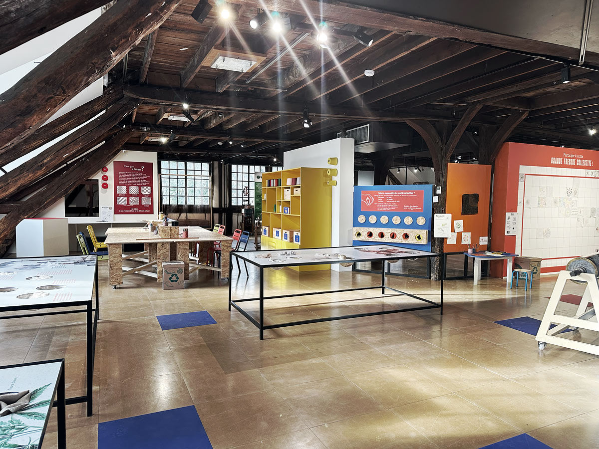 DU DESSIN AU TEXTILE