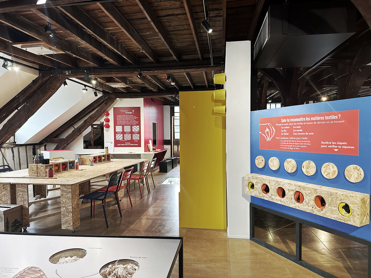 DU DESSIN AU TEXTILE